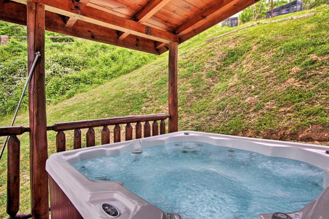 Expansive Gatlinburg Cabin Hot Tub, Deck And Grill! מראה חיצוני תמונה